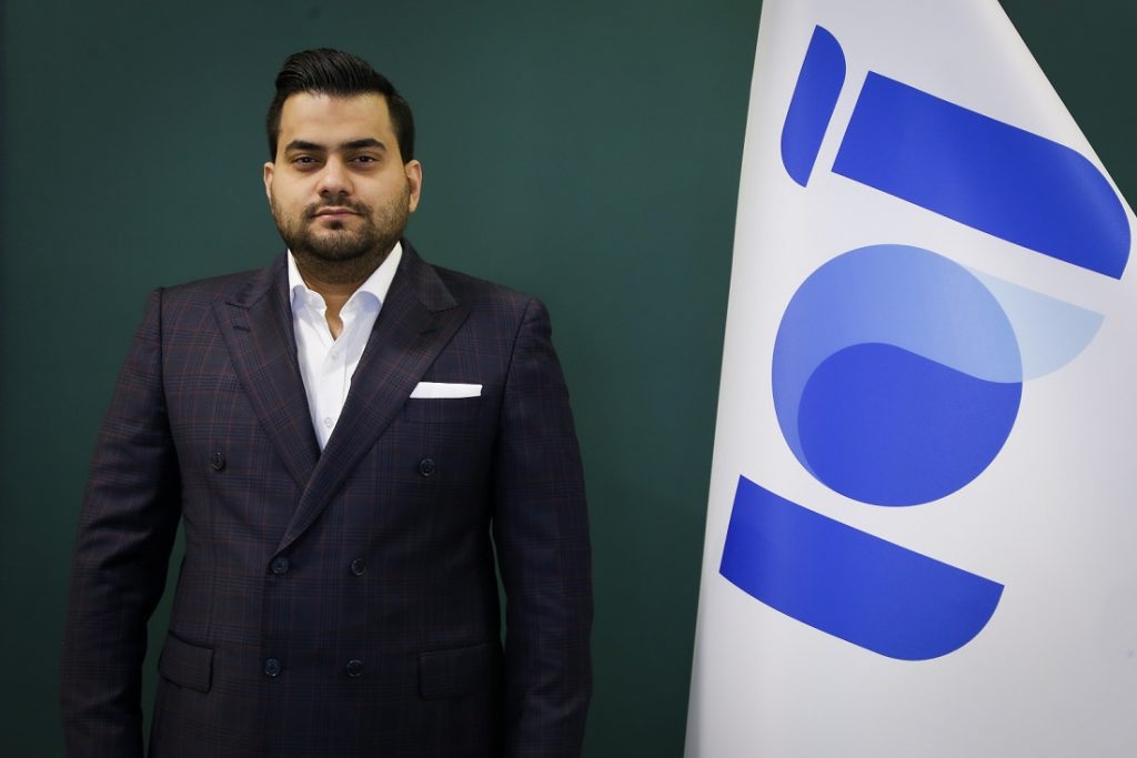 امین رضا ریاضتی، مدیرعامل شرکت آوای بانک ایران زمین شد