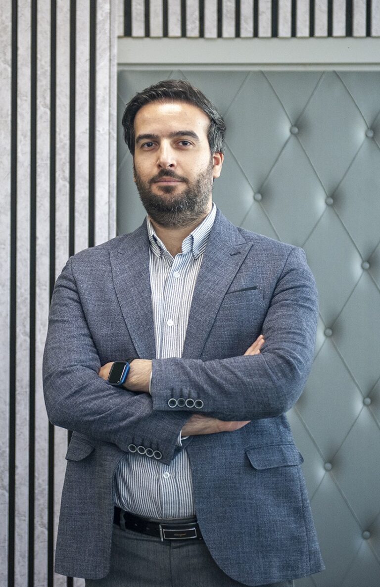 مروری بر عملکرد حمزه آقابابایی؛ آینده ایران‌کیش در هاله‌ای از ابهام؟